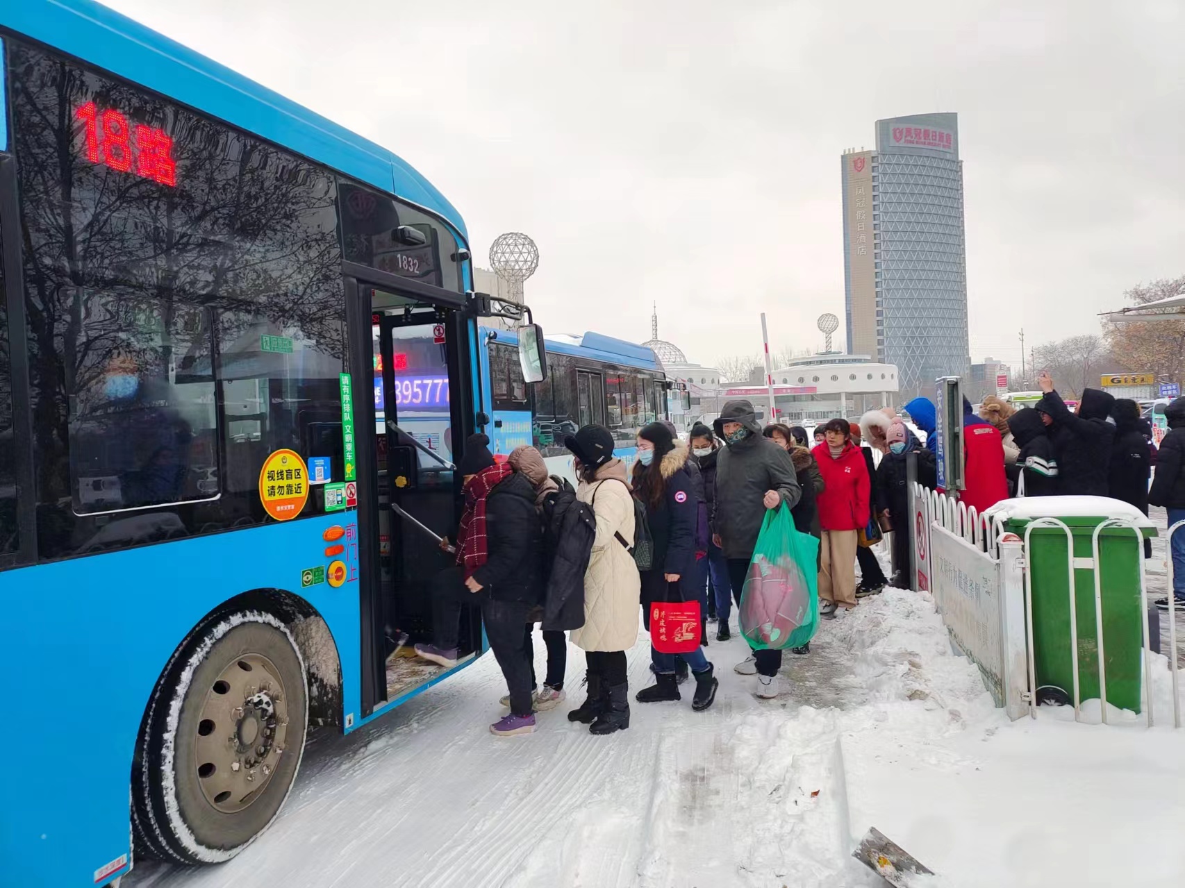 迎戰(zhàn)龍年首場(chǎng)降雪，德州交投公交集團(tuán)全力保障市民安全出行